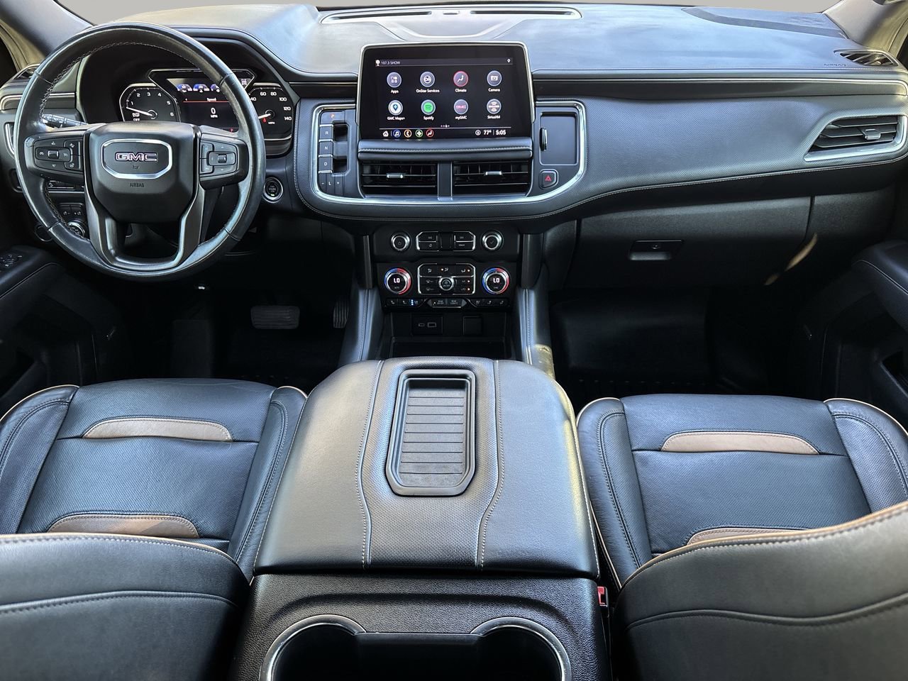 Used 2021 GMC Yukon XL AT4 w/ Technology Package image 12