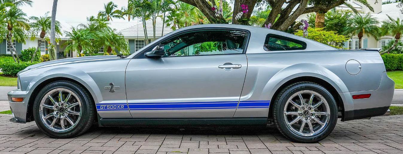 Used 2009 Ford Mustang Shelby GT500 RWD image 2