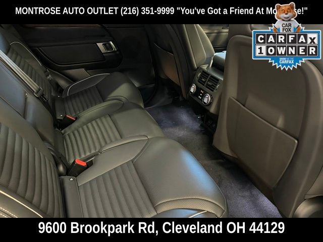 Used 2024 Land Rover Discovery Dynamic SE AWD/4WD image 35