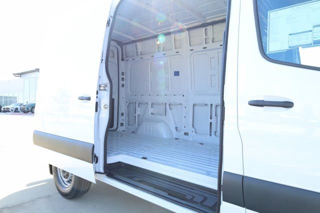 New 2025 Mercedes-Benz Sprinter 2500 image 25