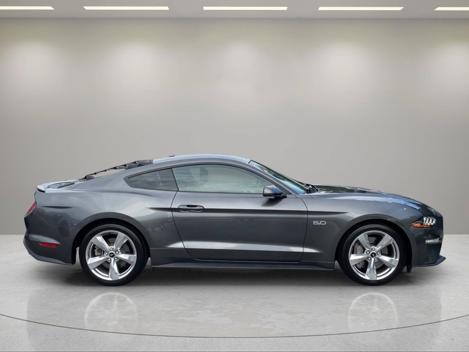 Used 2018 Ford Mustang GT Premium RWD image 6