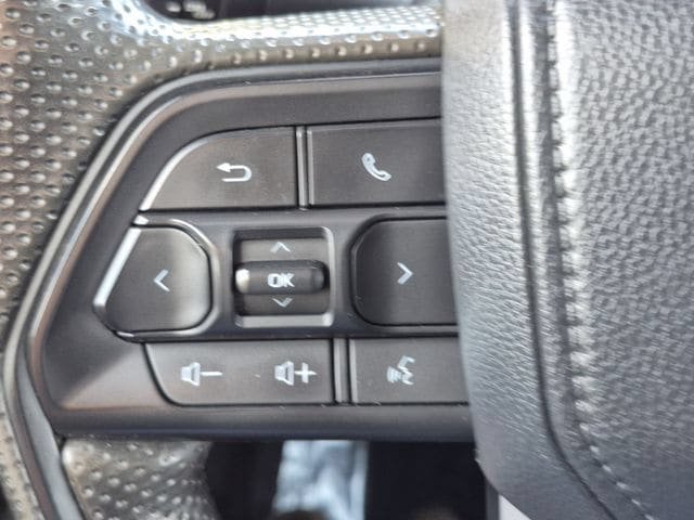 Used 2024 Toyota Tacoma SR5 AWD/4WD image 12