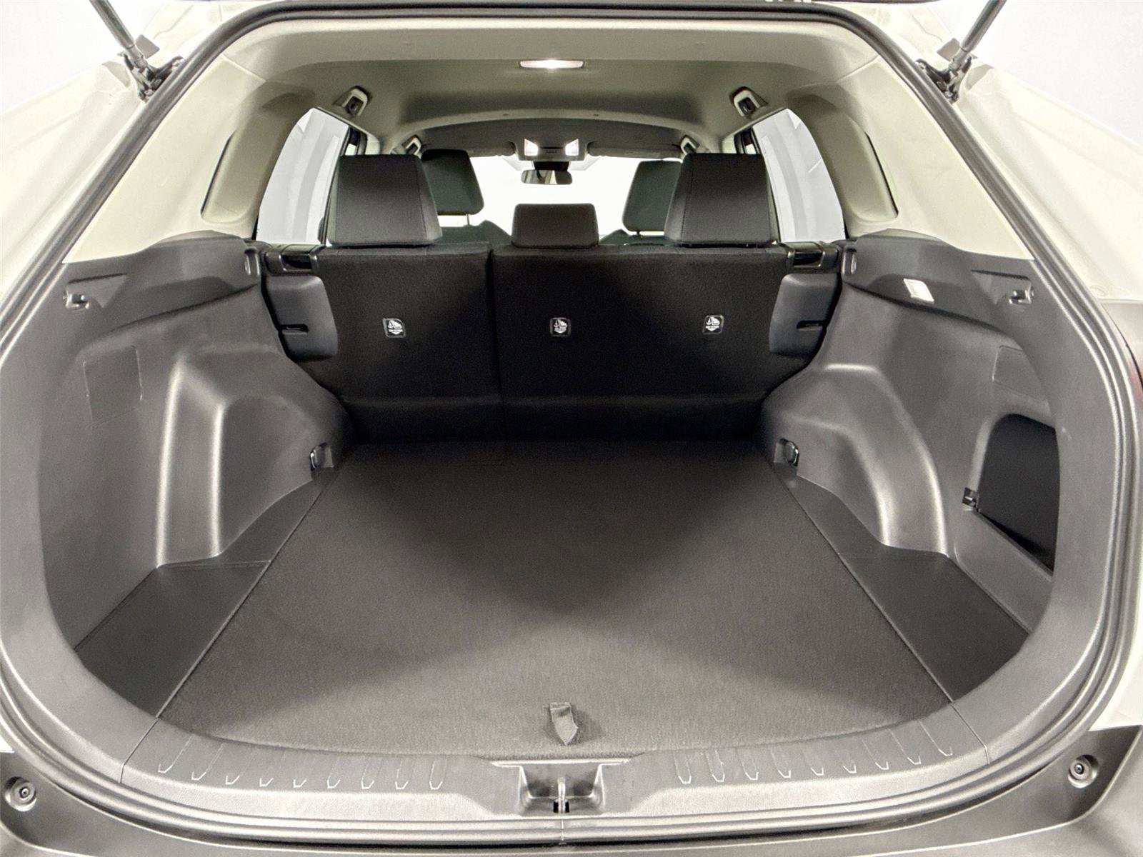 Certified 2025 Toyota RAV4 LE FWD image 35