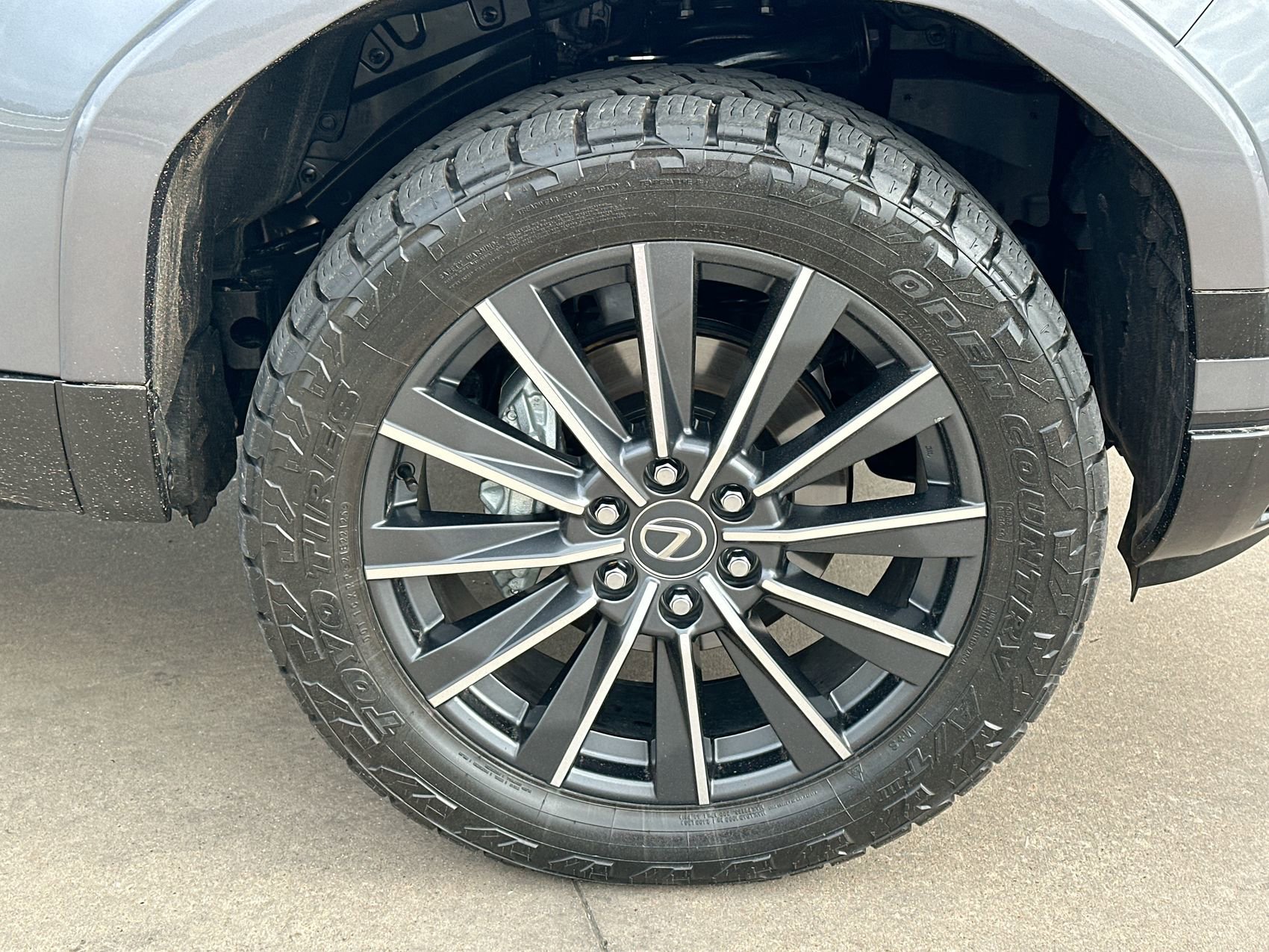 Used 2025 Lexus GX 550 w/ Cold Area Package AWD/4WD image 10