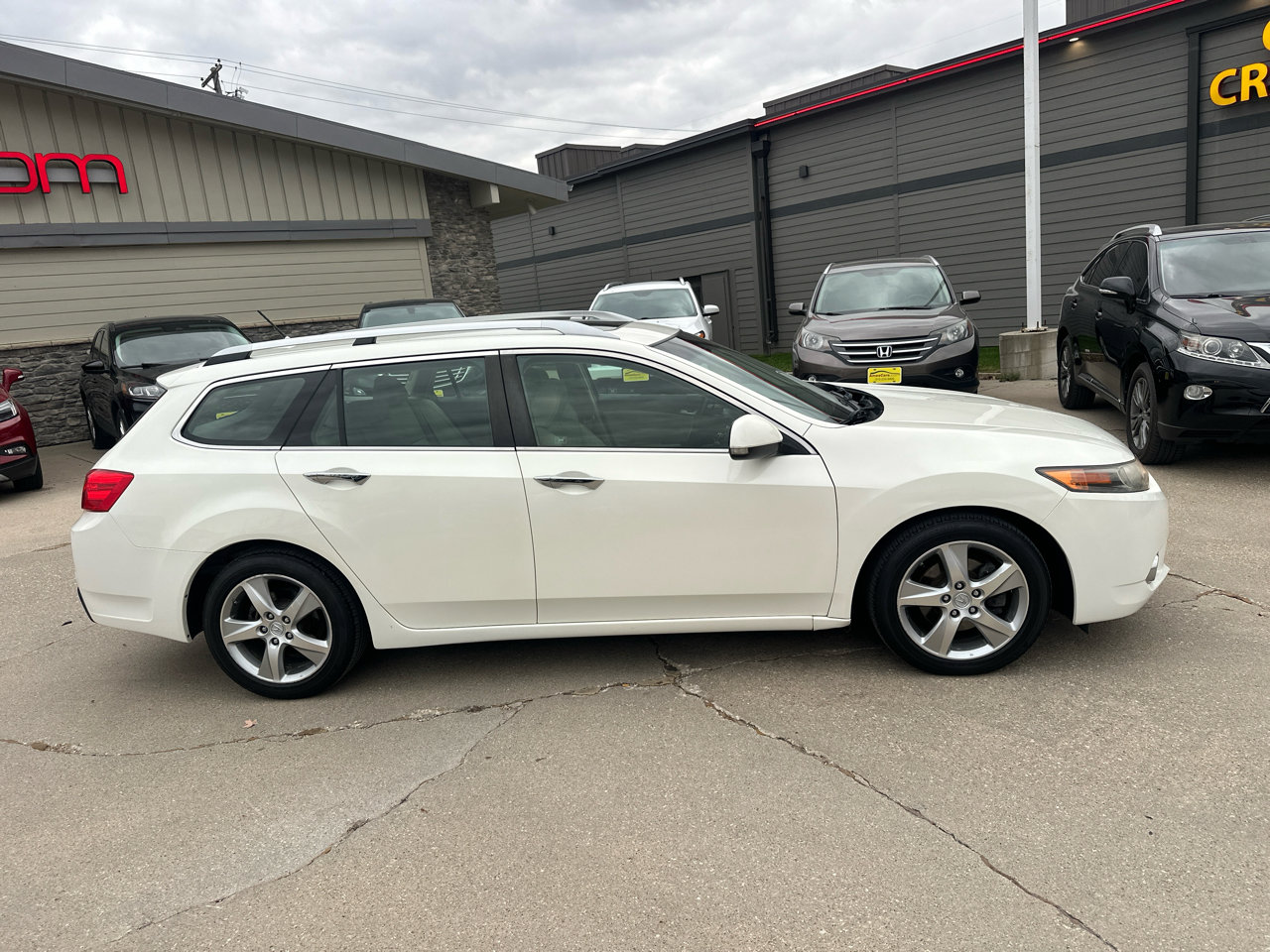 Used 2011 Acura TSX Sport Wagon image 2
