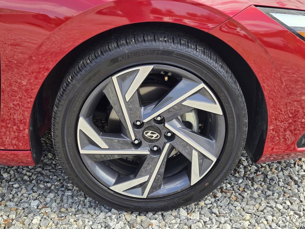 Used 2025 Hyundai Elantra SEL FWD image 6