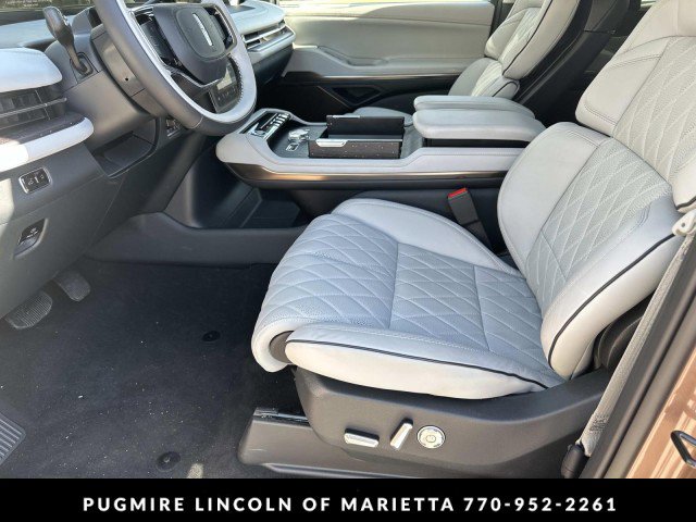 New 2026 Lincoln Navigator Black Label w/ Black Label Special Edition image 5