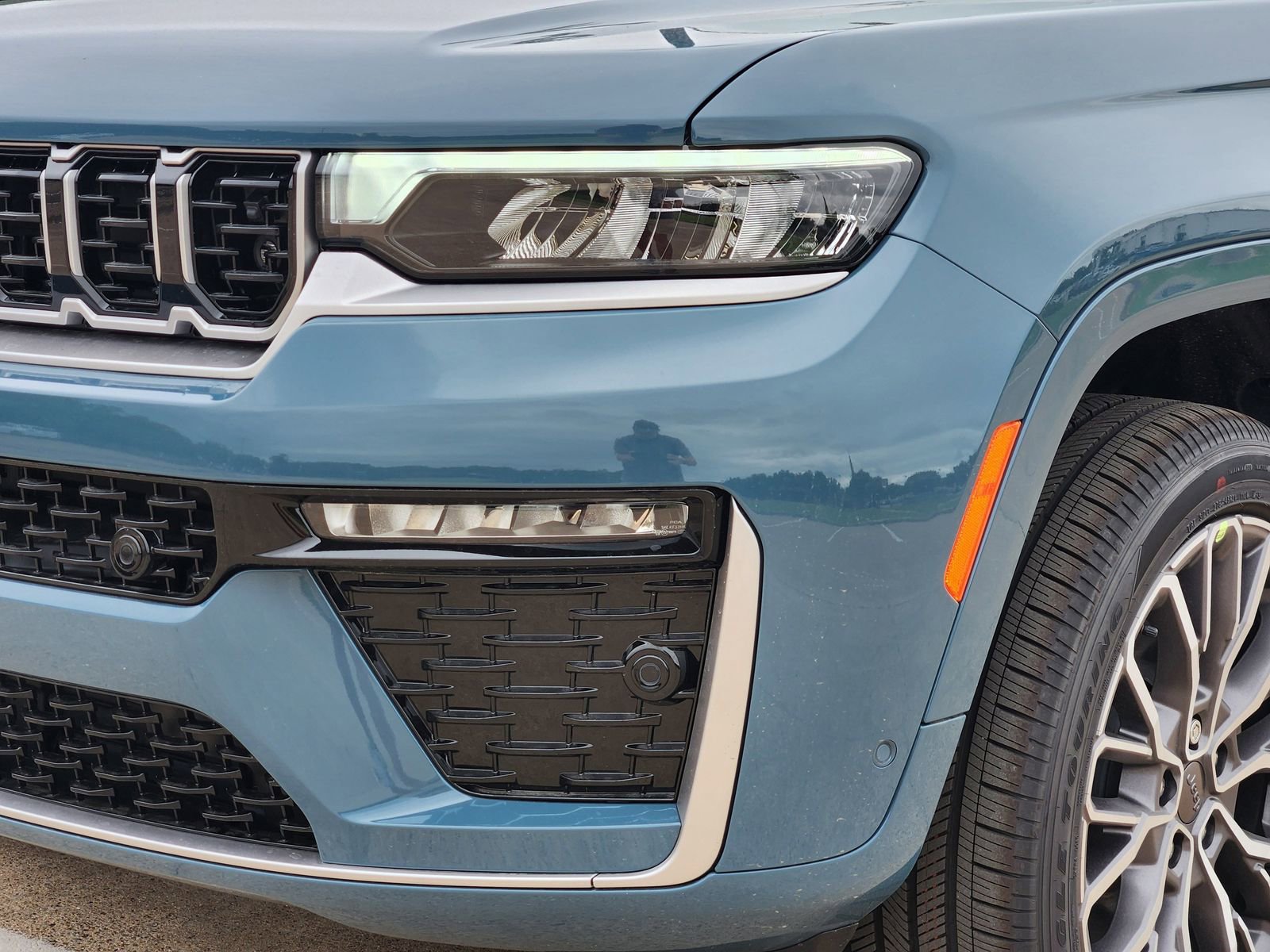 New 2026 Jeep Grand Cherokee L Summit AWD/4WD image 9