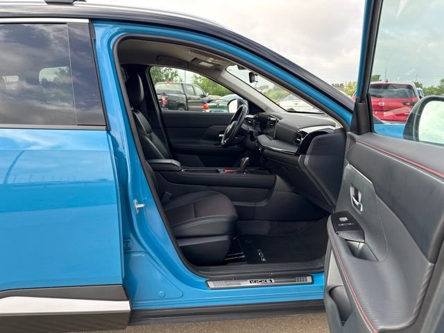 Used 2025 Nissan Kicks SR w/ Illumination Package FWD image 20