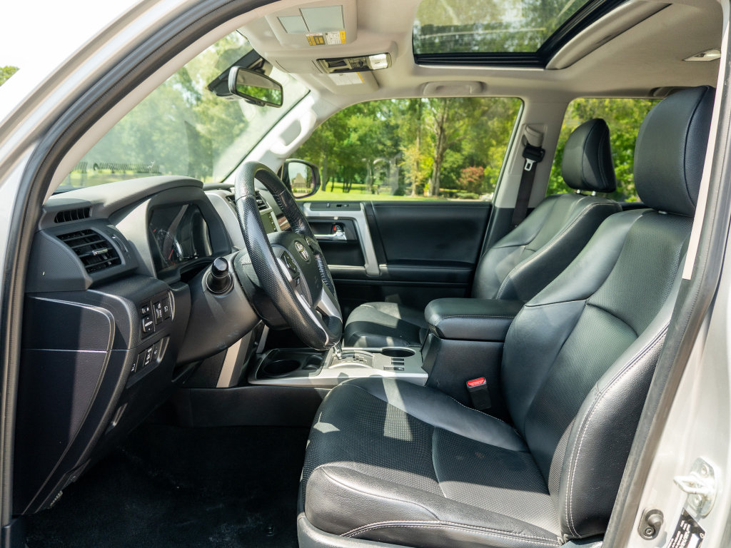 Used 2023 Toyota 4Runner Limited RWD image 11
