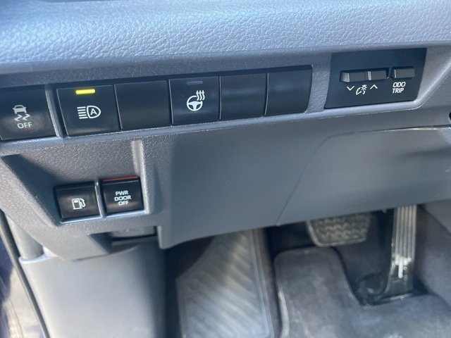 Used 2022 Toyota Sienna XSE image 21