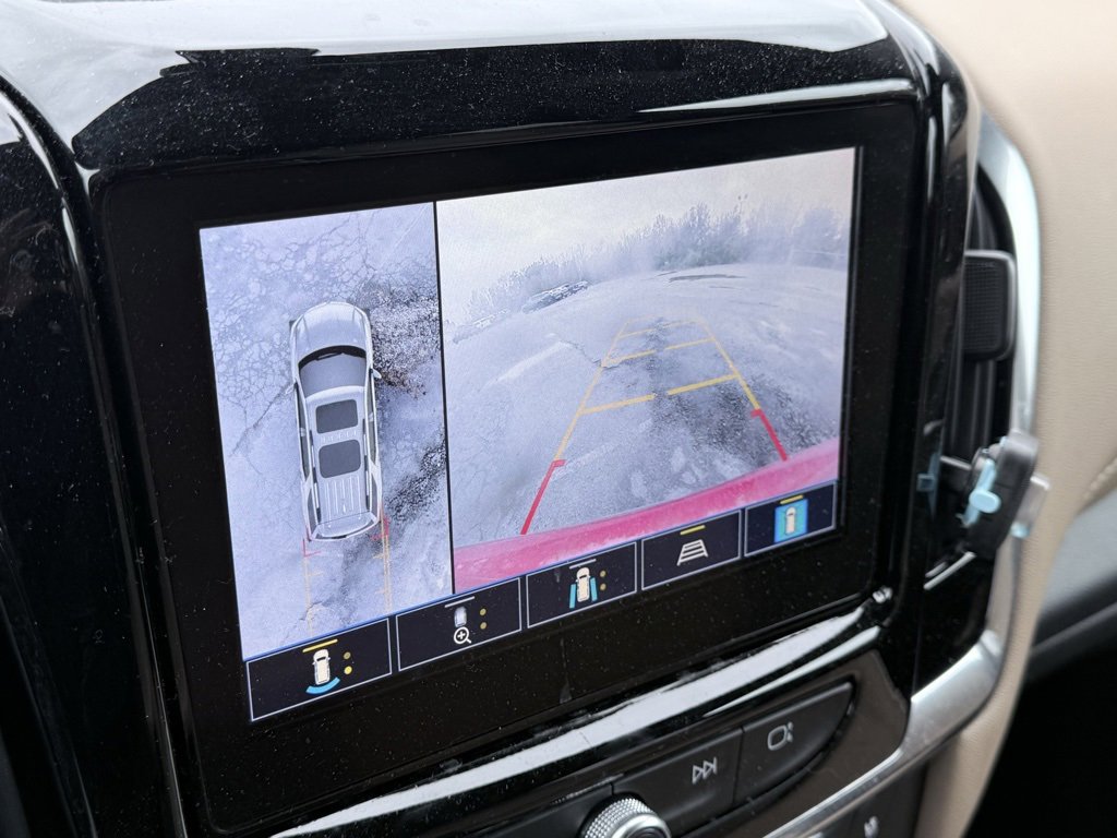 Used 2023 Chevrolet Traverse Premier image 15