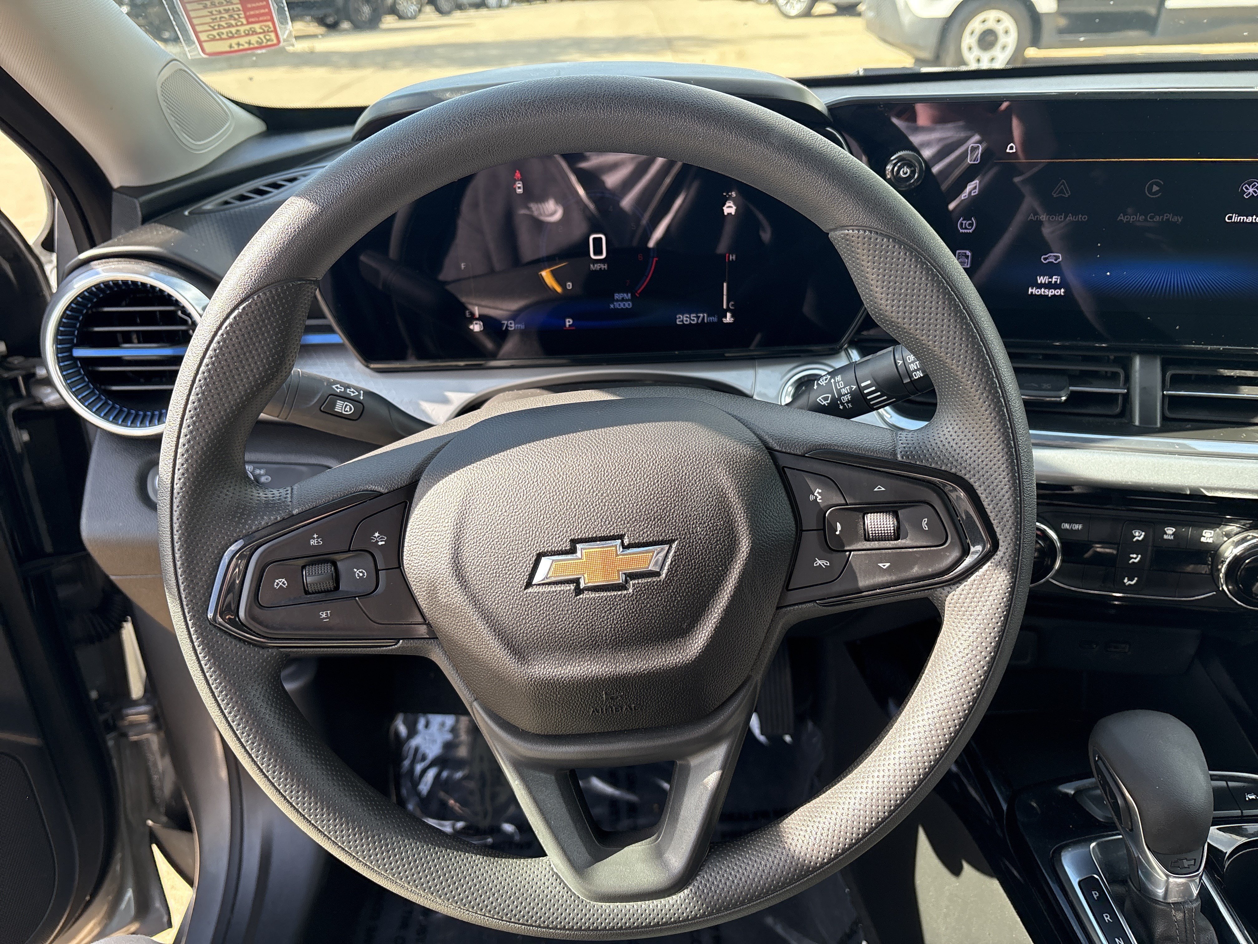 Used 2025 Chevrolet Trax LT FWD image 10