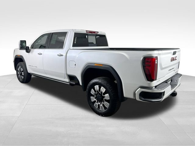Used 2025 GMC Sierra 3500 Denali AWD/4WD image 11