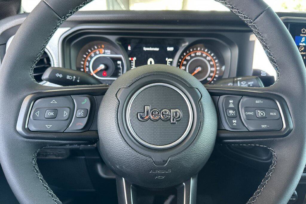 New 2025 Jeep Gladiator Sport AWD/4WD image 19