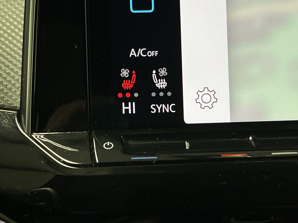 Used 2025 Volkswagen Atlas Cross Sport SEL Premium R-Line image 8