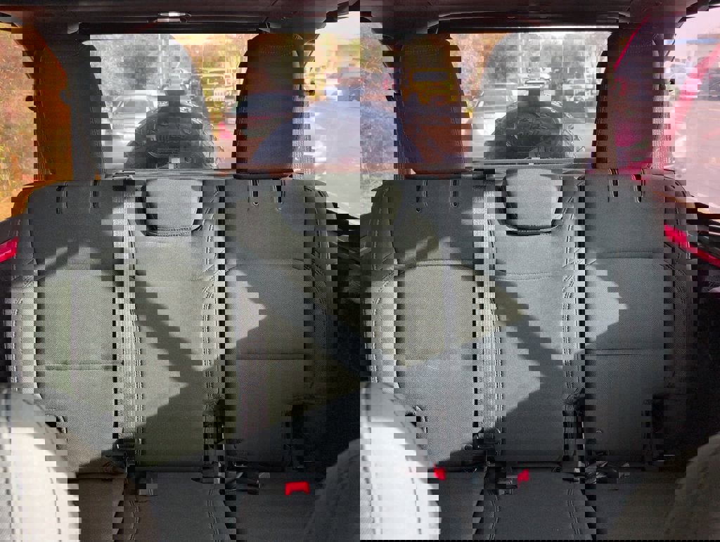 Used 2018 Jeep Wrangler Unlimited Sport S image 27