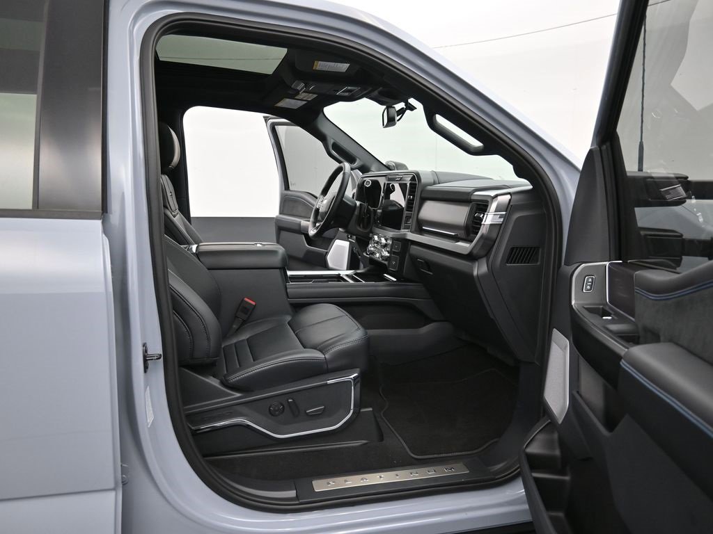 New 2026 Ford F250 Platinum w/ FX4 Off-Road Package image 10
