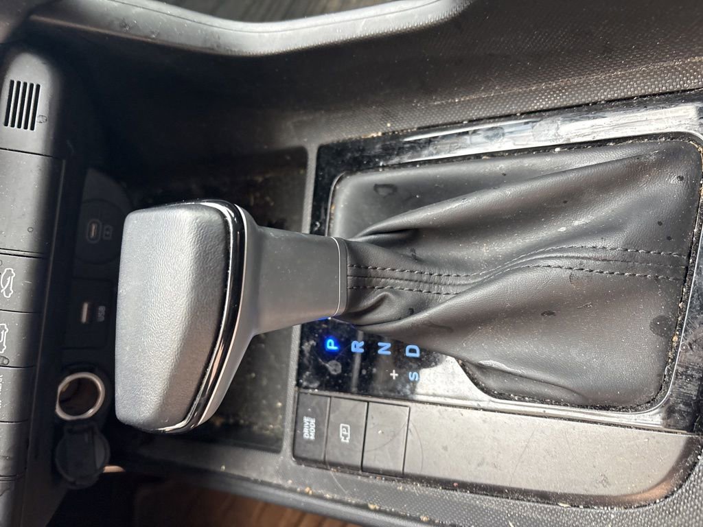 Used 2025 Hyundai Elantra Sport FWD image 12