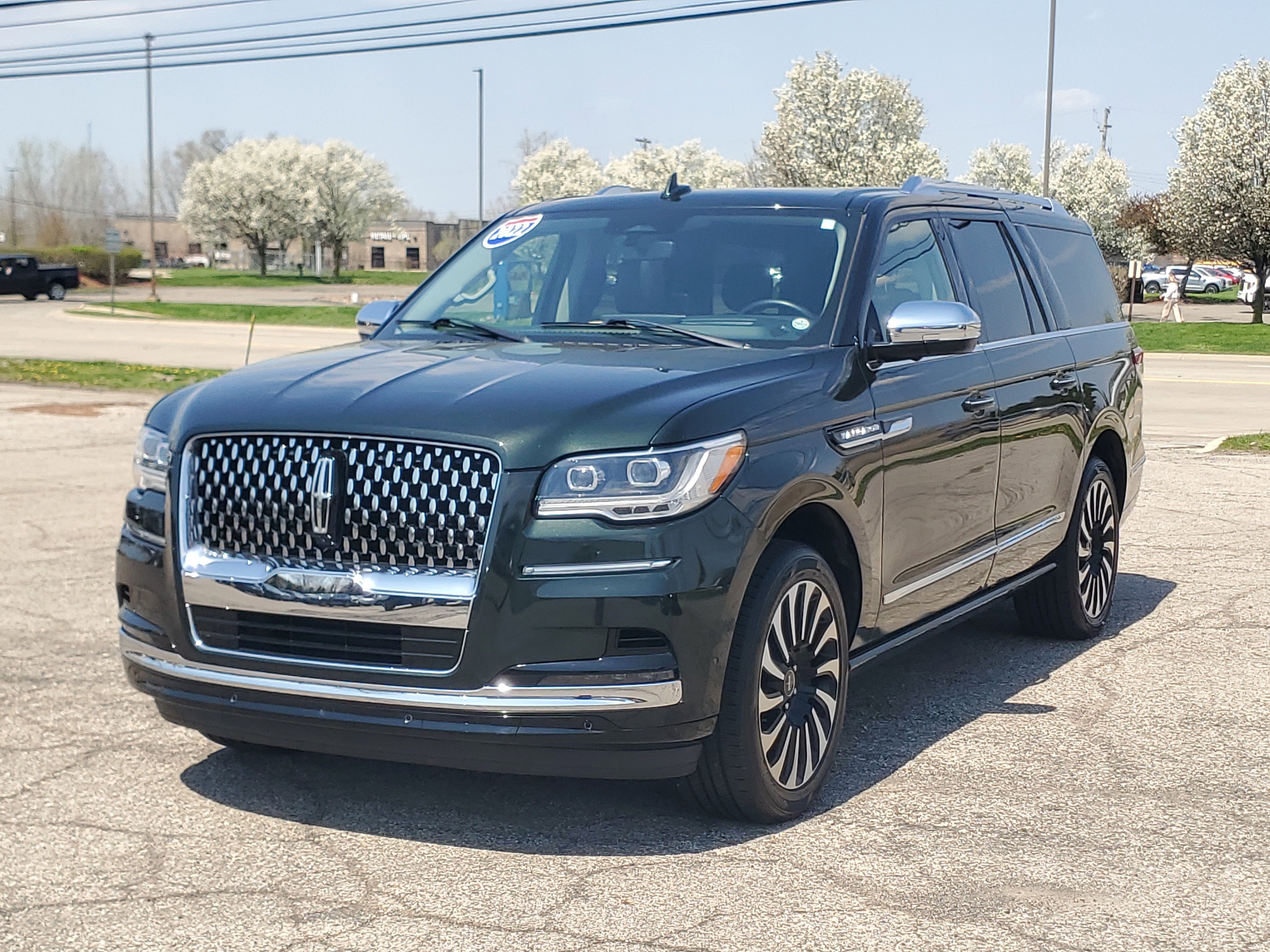 Certified 2022 Lincoln Navigator L Black Label AWD/4WD image 3