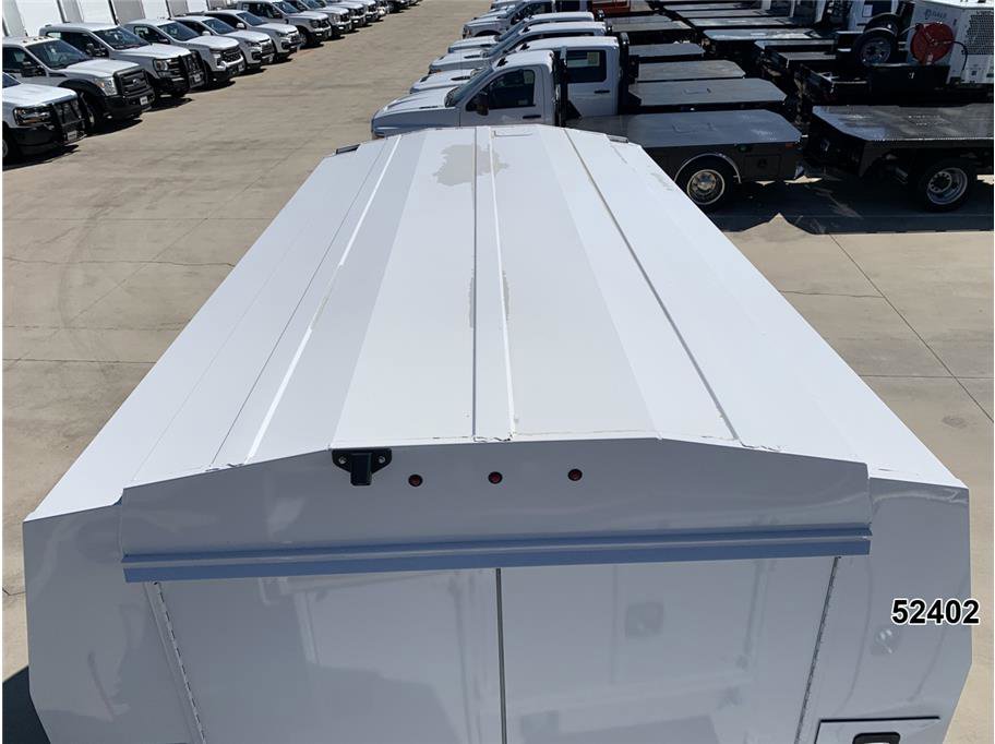 Used 2023 GMC Savana 3500 Cutaway Van w/ Power Convenience Package image 8