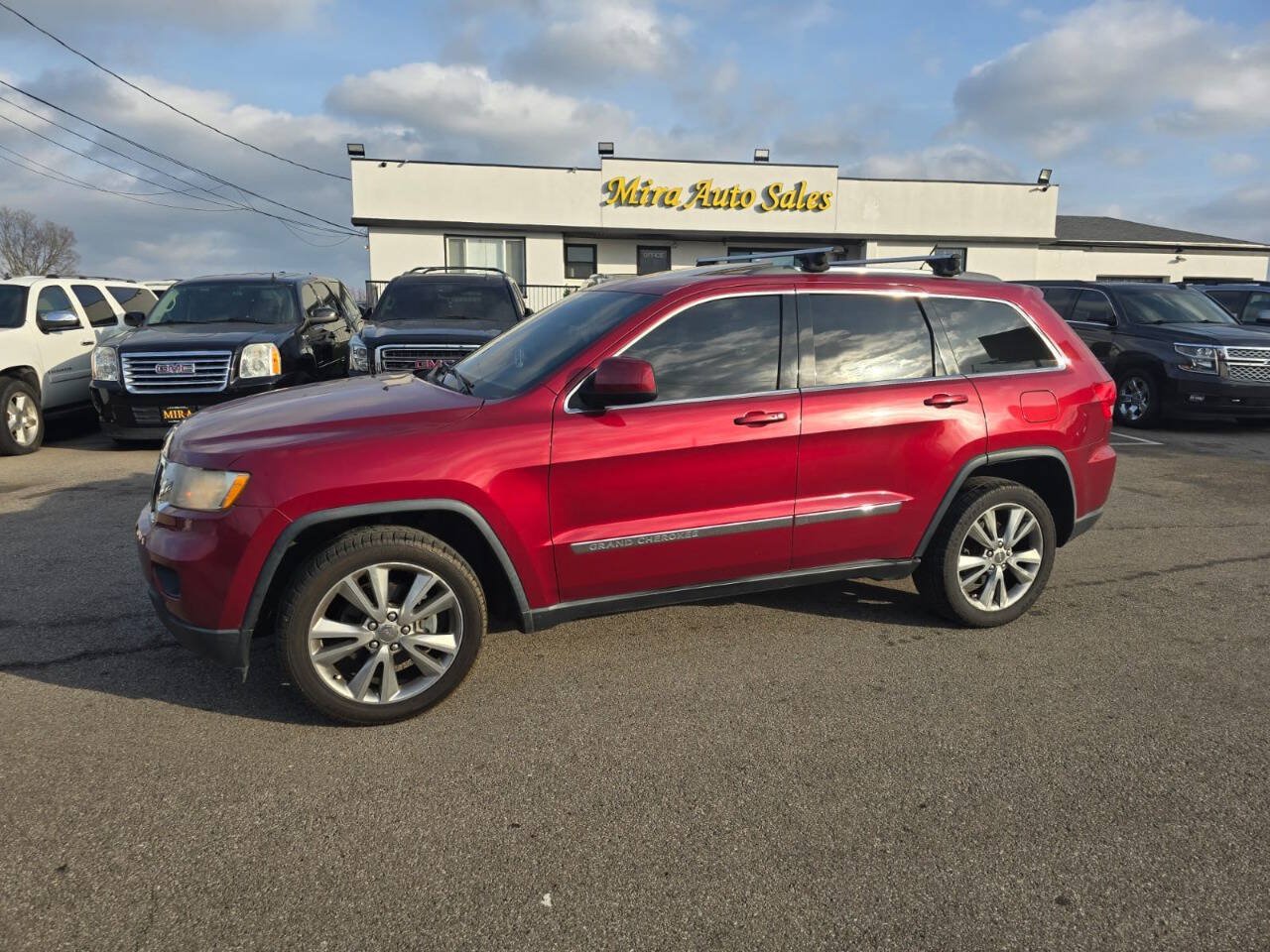 Used 2013 Jeep Grand Cherokee Laredo AWD/4WD image 1