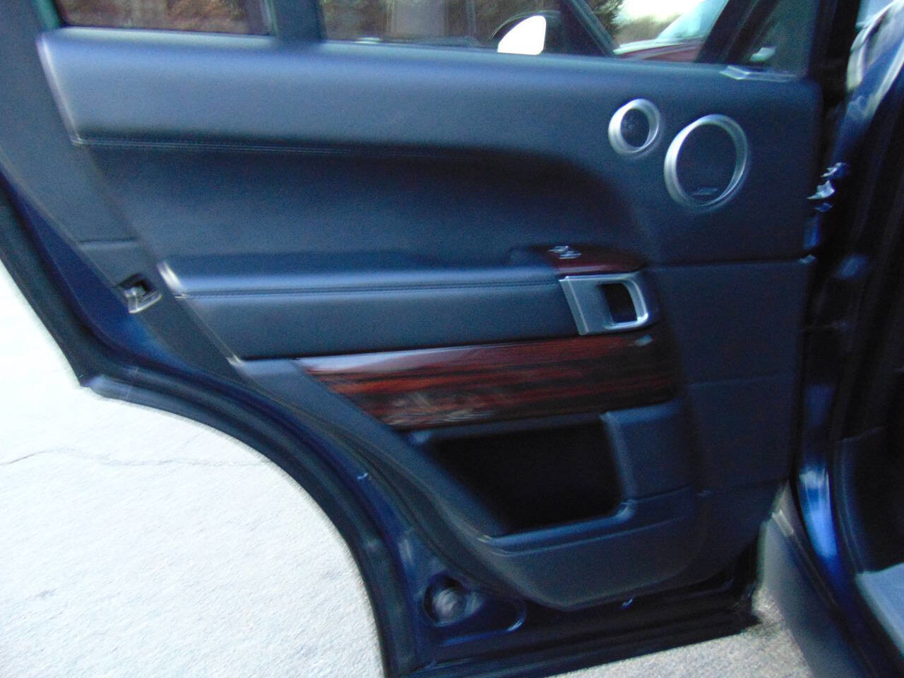 Used 2017 Land Rover Range Rover HSE image 47