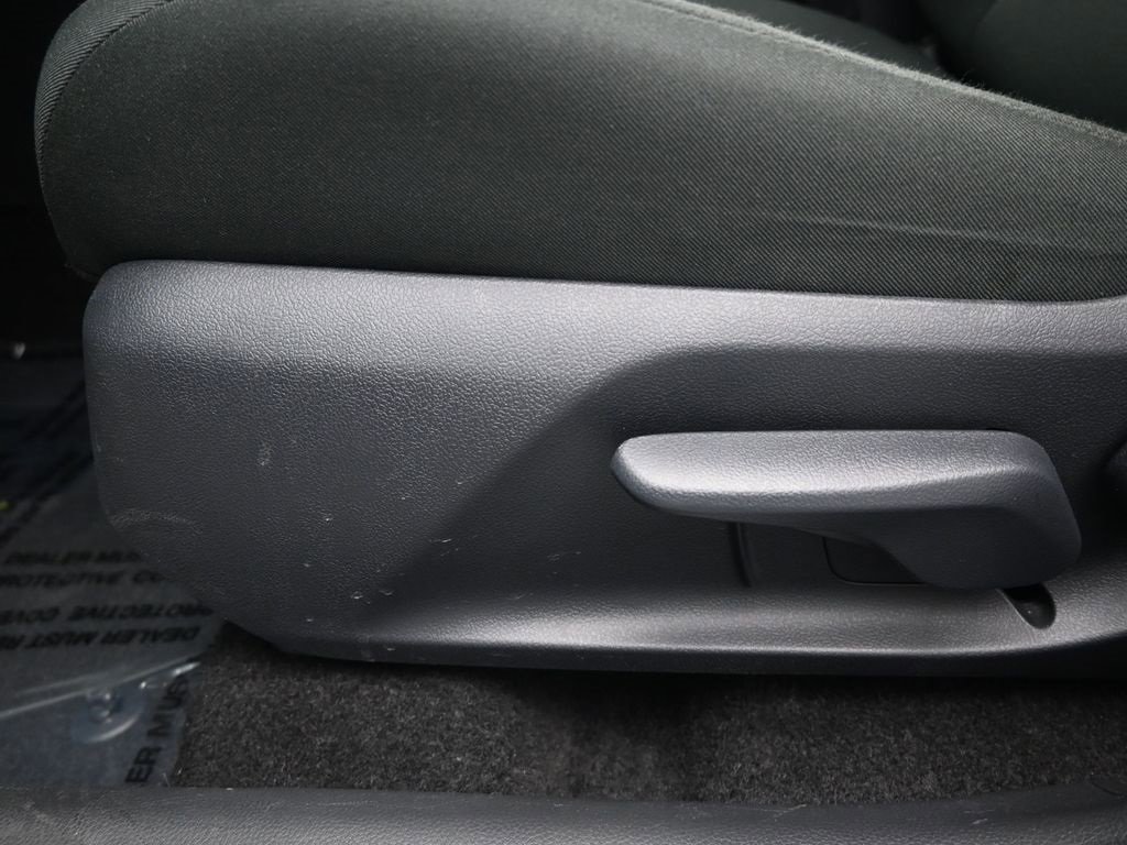 Used 2025 Toyota RAV4 LE image 10