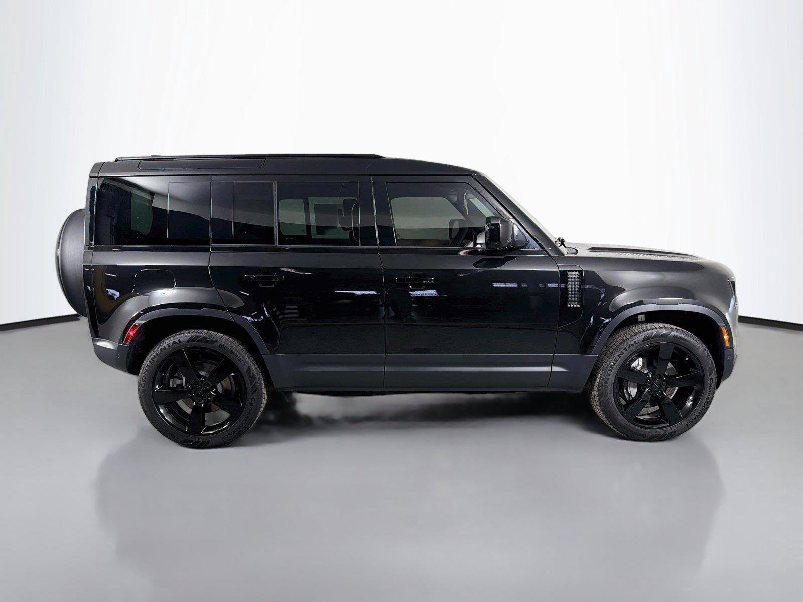 New 2026 Land Rover Defender 110 S AWD/4WD image 4