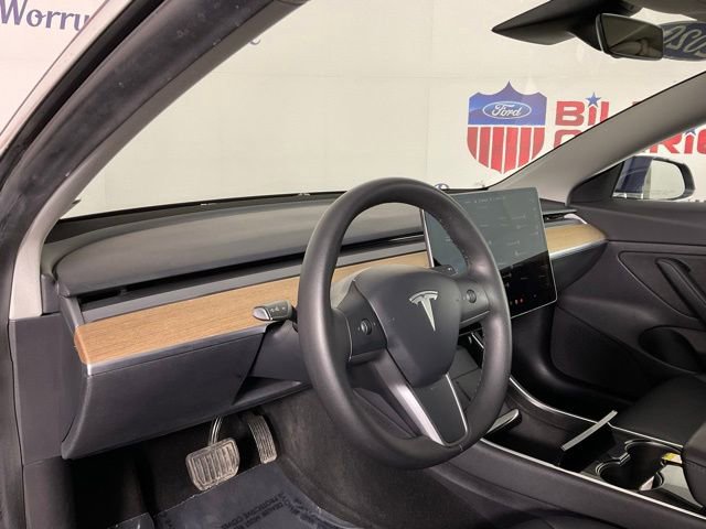 Used 2020 Tesla Model 3 Standard Range image 13