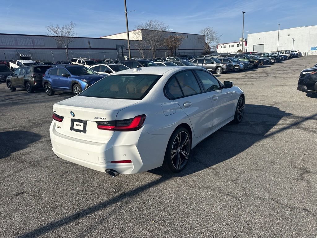 Used 2023 BMW 330i xDrive Sedan w/ Driving Assistance Package image 7