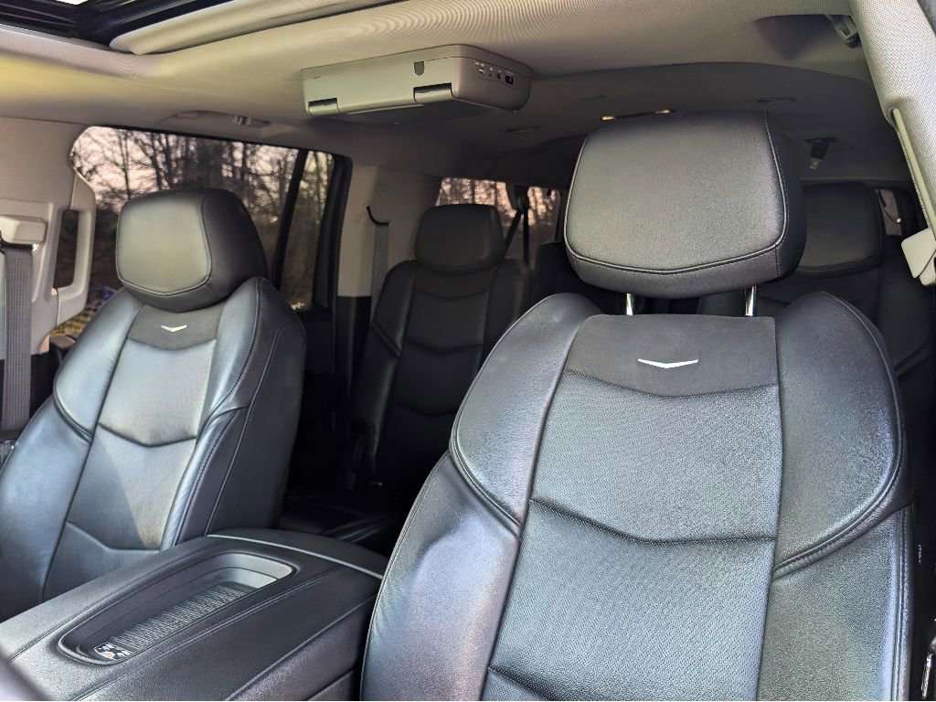Used 2020 Cadillac Escalade ESV Luxury image 15
