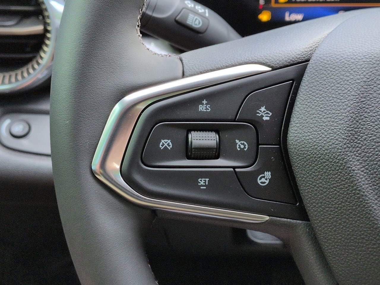 New 2026 Chevrolet Trax ACTIV w/ Sunroof Package image 12