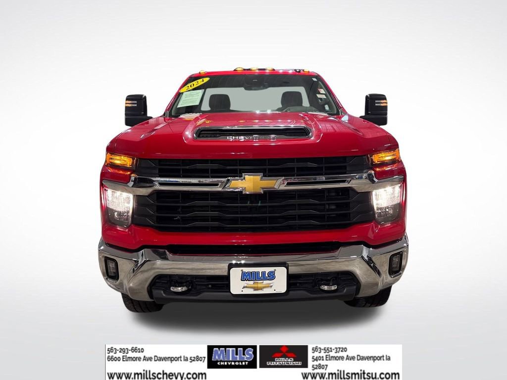 Used 2024 Chevrolet Silverado 3500 LT w/ Convenience Package image 2