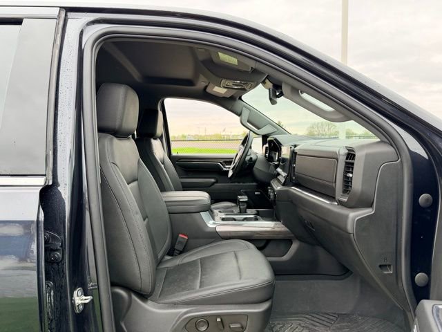 Used 2019 Chevrolet Silverado 2500 LT w/ LT Convenience Package AWD/4WD image 11