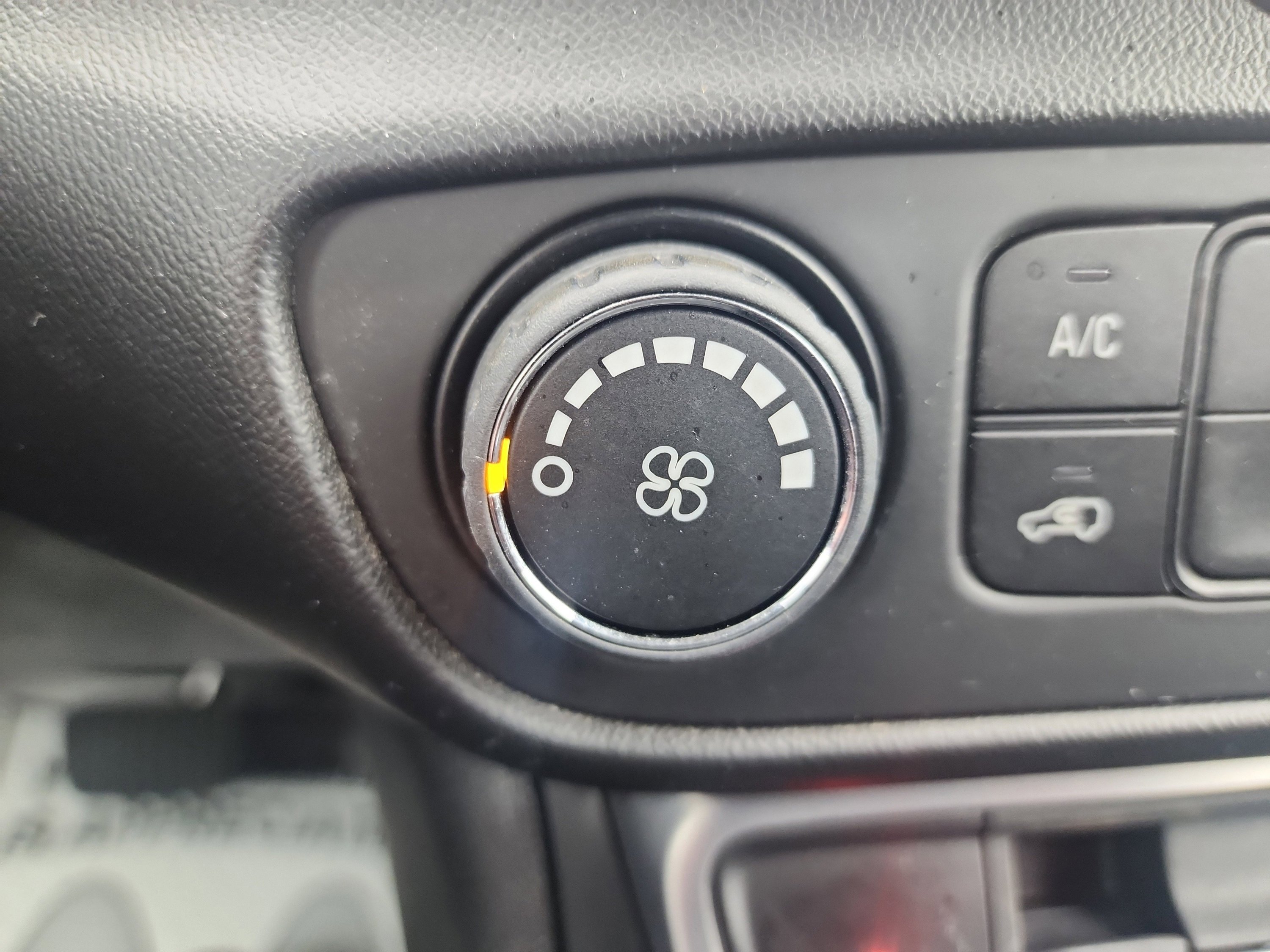 Used 2022 GMC Terrain SLE image 24