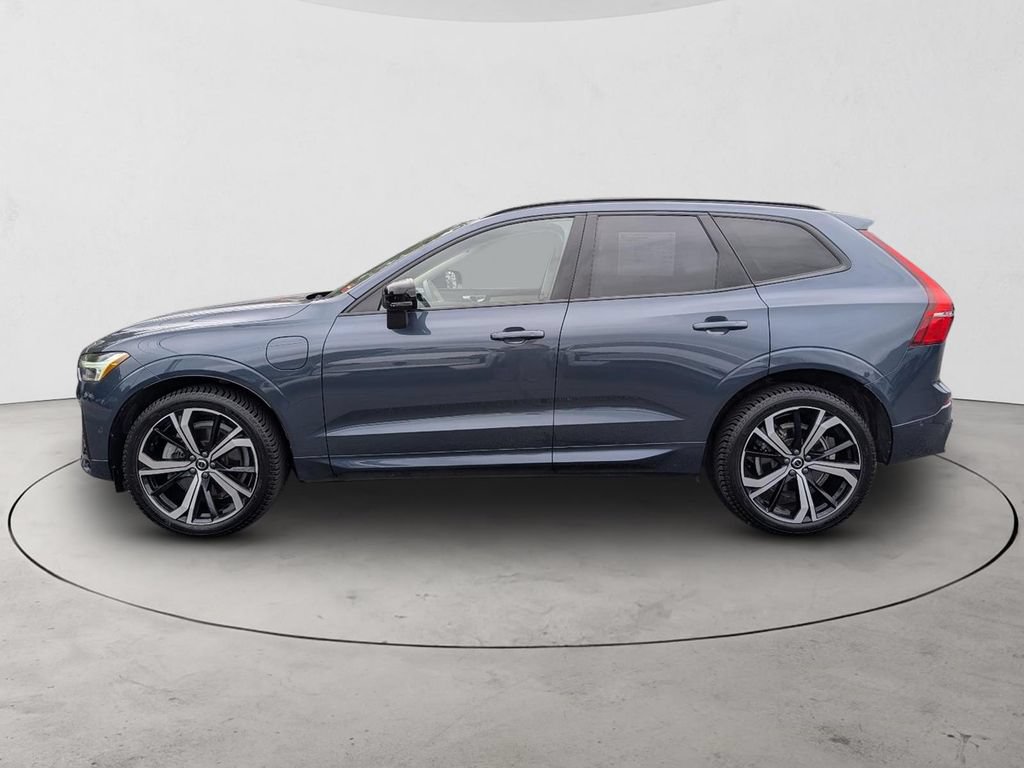 Certified 2024 Volvo XC60 T8 Ultimate w/ Protection Package Premier AWD/4WD image 8