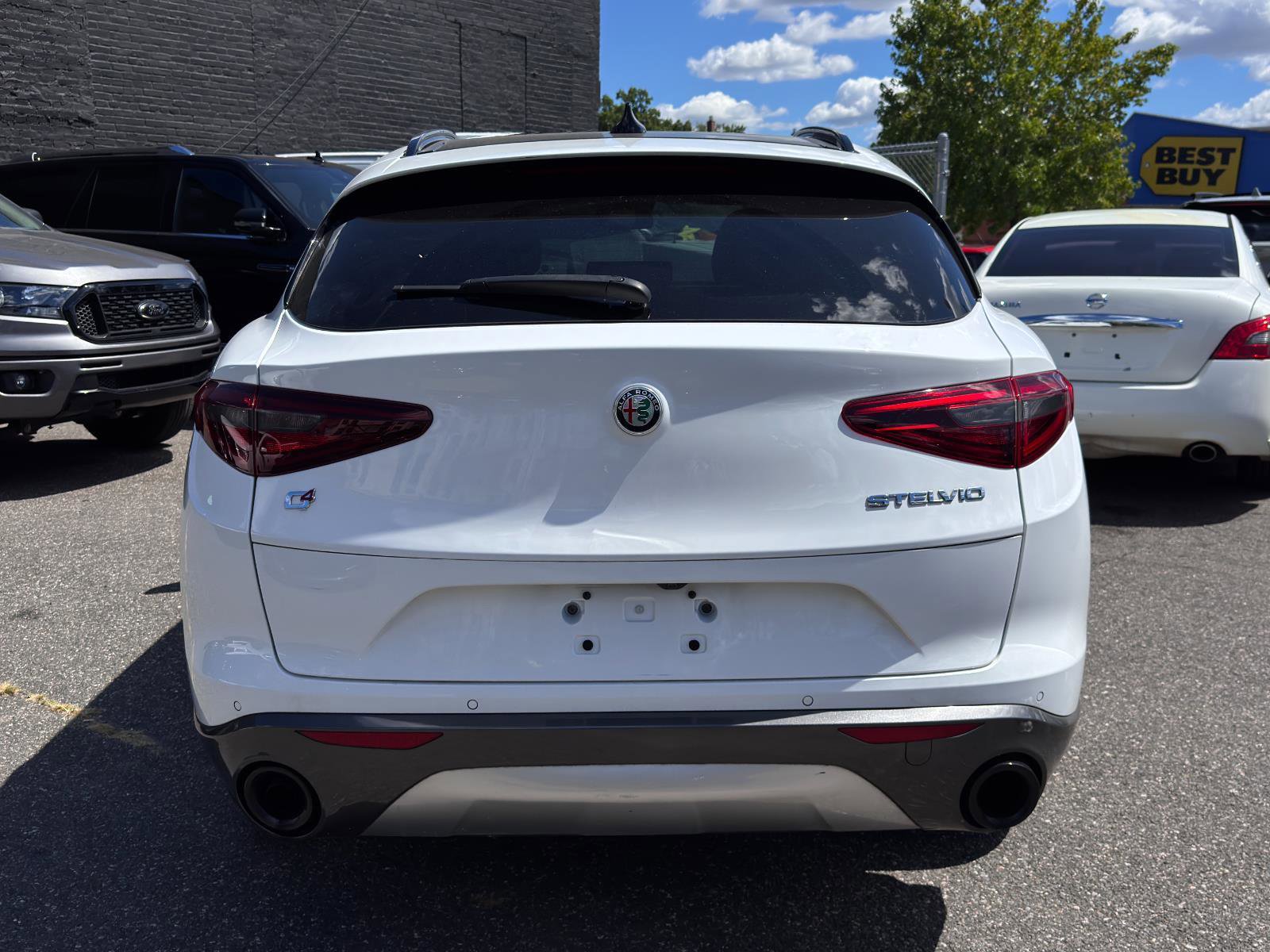 Used 2022 Alfa Romeo Stelvio Ti image 4