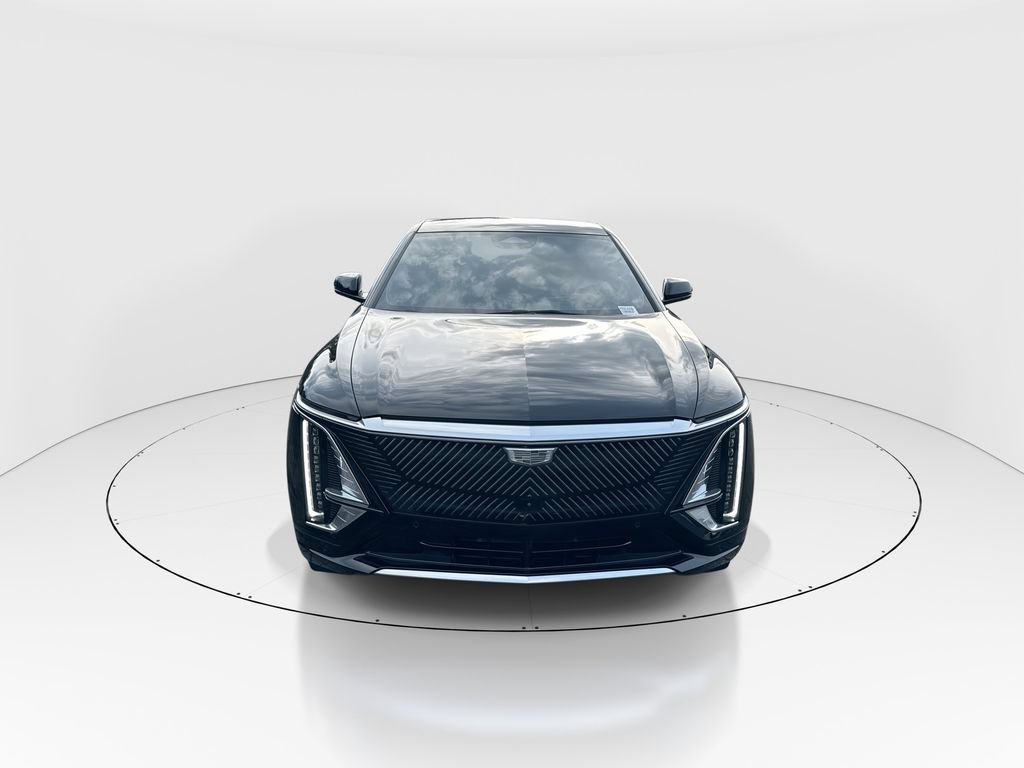 Used 2023 Cadillac Lyriq AWD image 3