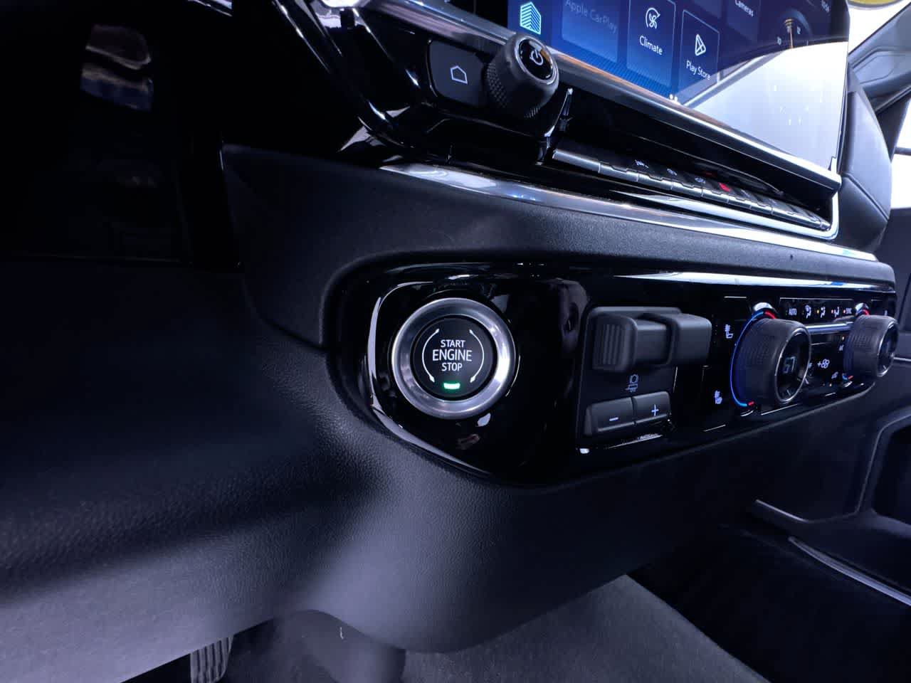 Used 2025 Chevrolet Silverado 1500 LT AWD/4WD image 17
