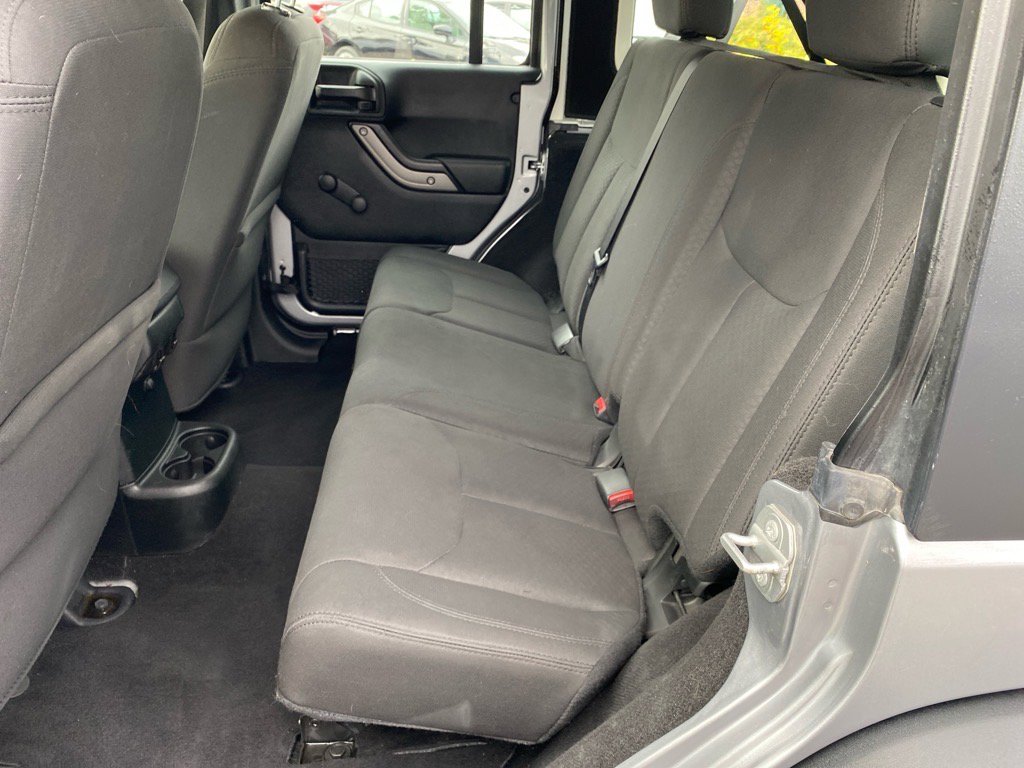 Used 2018 Jeep Wrangler Unlimited Sport w/ Connectivity Group image 19