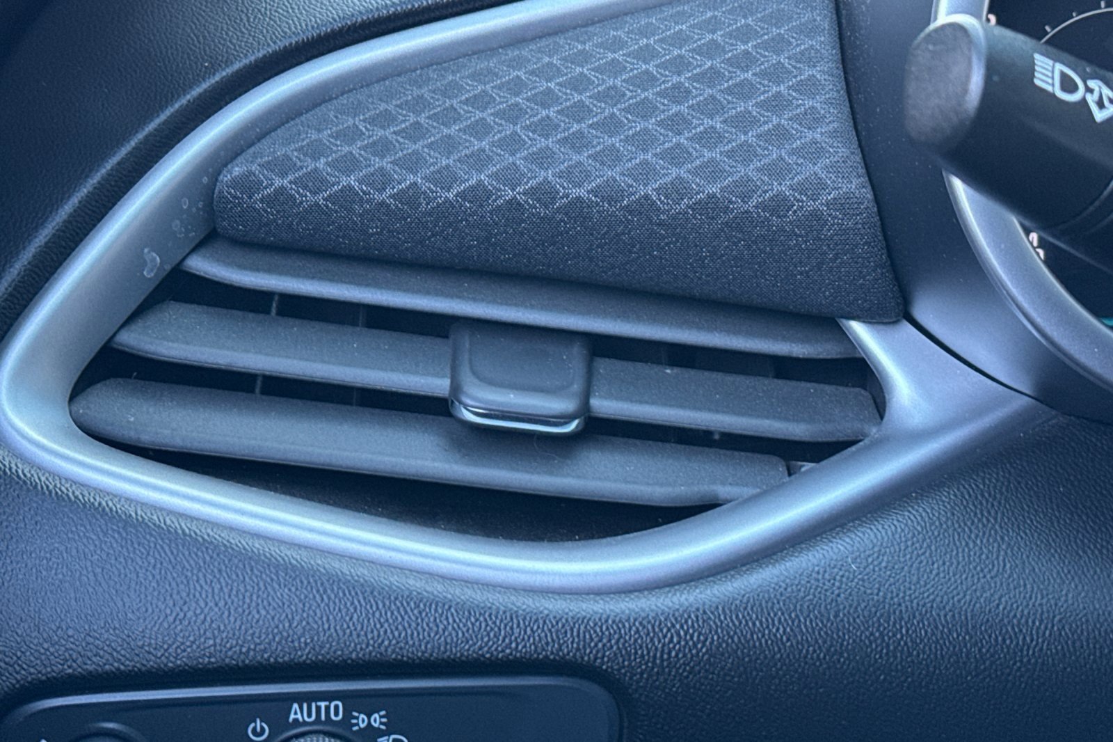 Used 2024 Chevrolet Malibu LT image 28