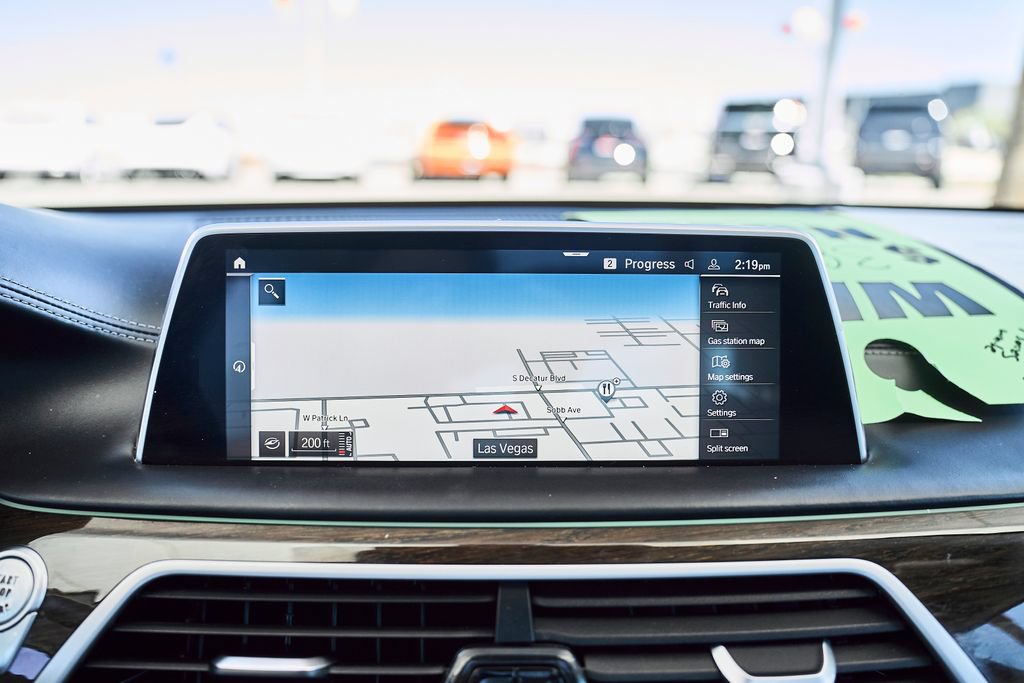 Used 2020 BMW 750i xDrive w/ Executive Package AWD/4WD image 38