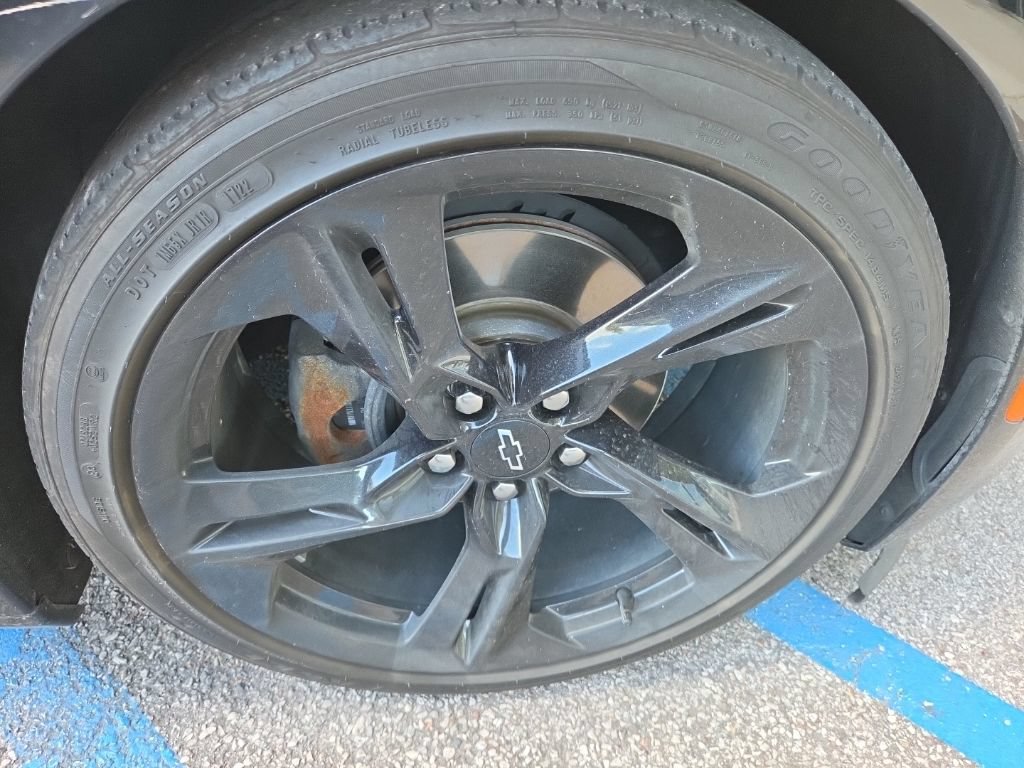 Used 2022 Chevrolet Camaro LT RWD image 12