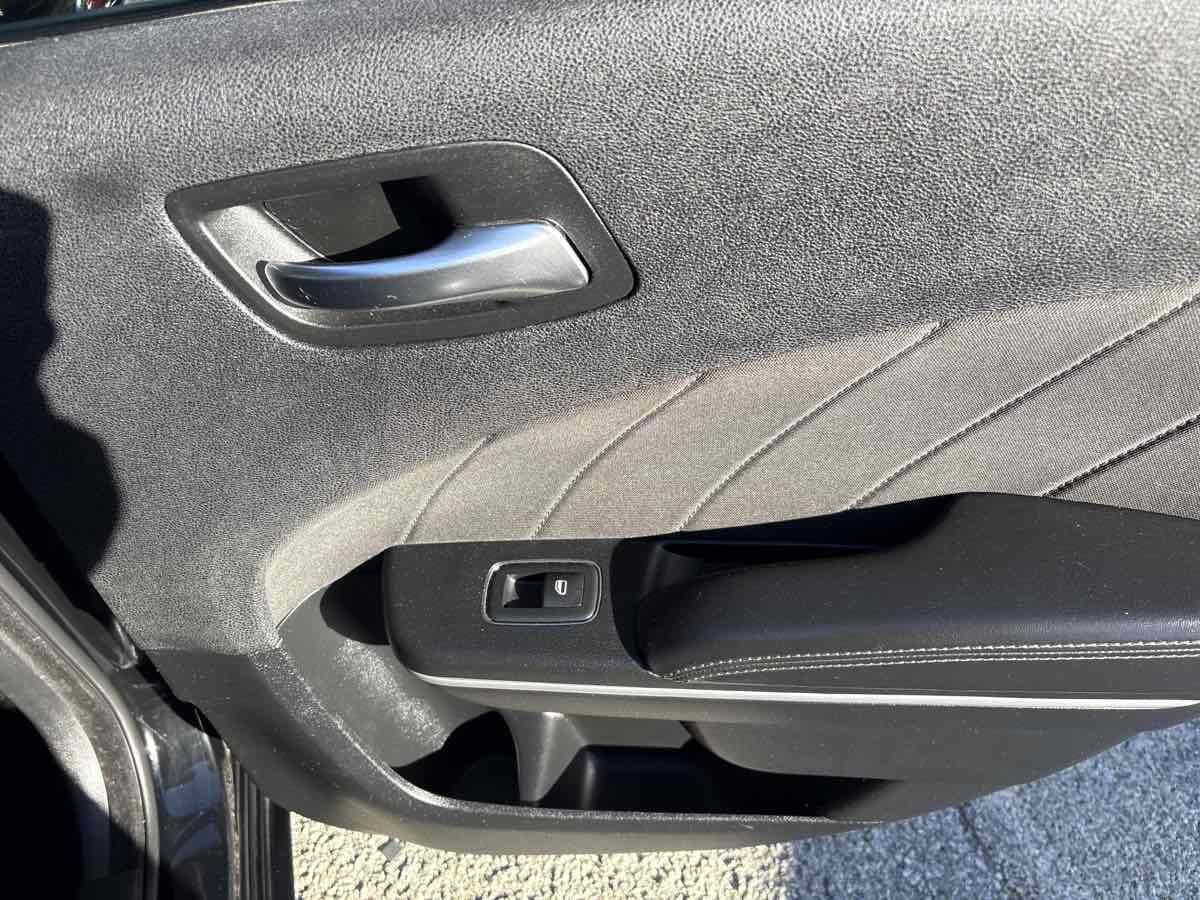 Used 2019 Dodge Charger SXT image 16