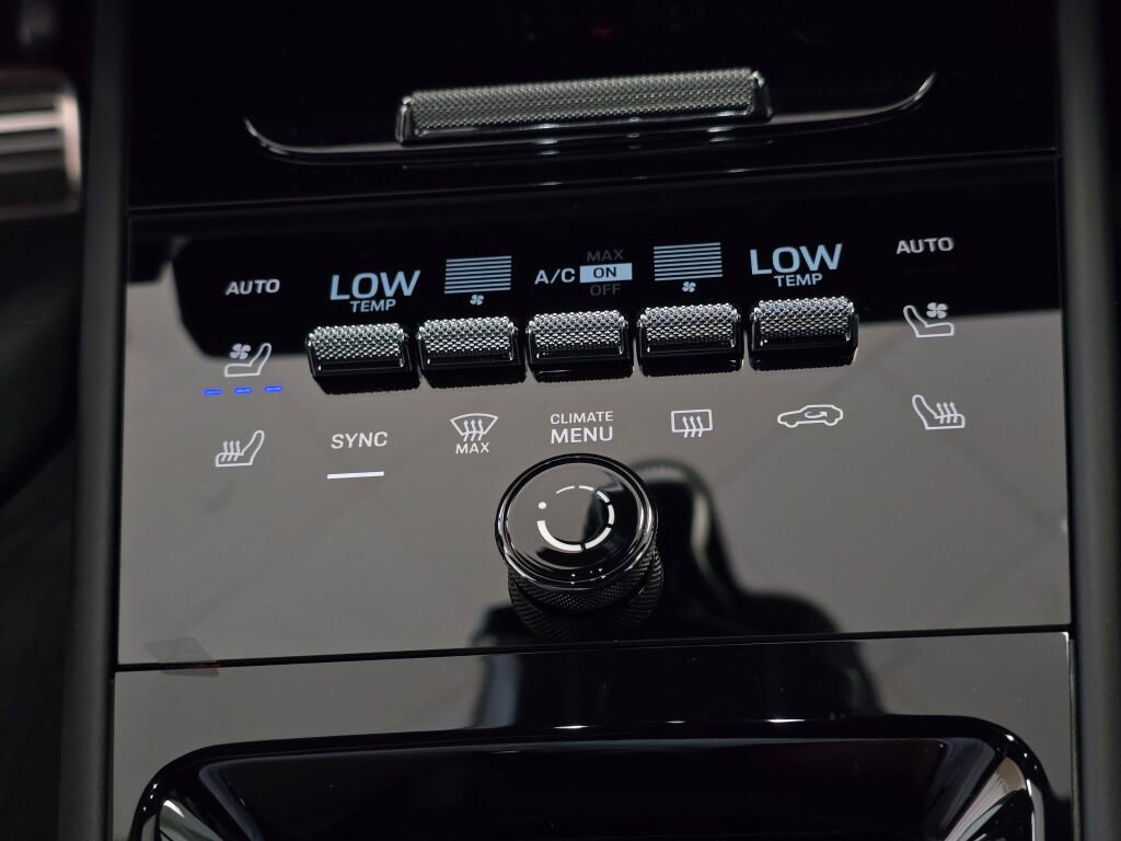 New 2025 Porsche Cayenne GTS image 18