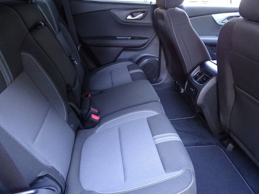 New 2025 Chevrolet Blazer LT w/ Redline Edition image 12