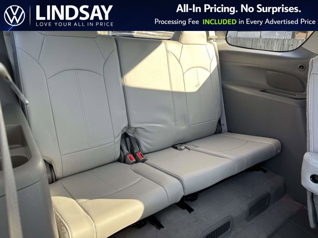 Used 2016 GMC Acadia SLT image 14