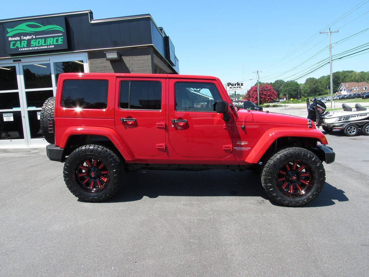 Used 2012 Jeep Wrangler Unlimited Sahara w/ Connectivity Group AWD/4WD image 3