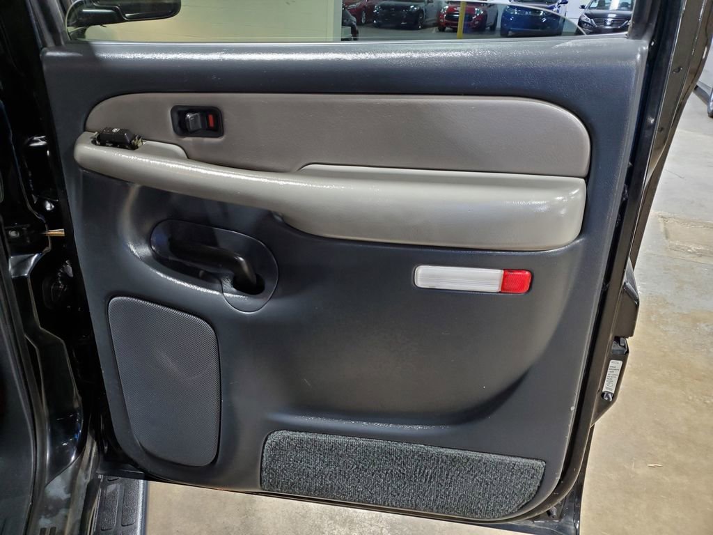 Used 2001 Chevrolet Suburban LS w/ LS Preferred Equipment Group image 22